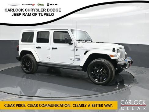 Used 2022 Jeep Wrangler Sahara w/ Cold Weather Group image 5