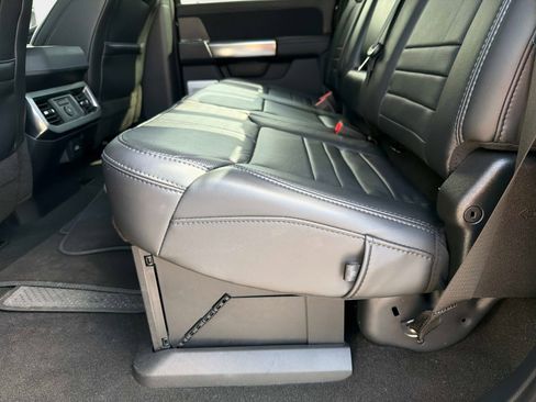 Used 2025 Ford F250 Platinum image 32