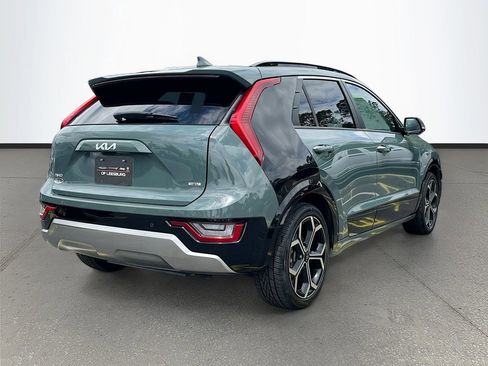Used 2023 Kia Niro SX Touring FWD image 7