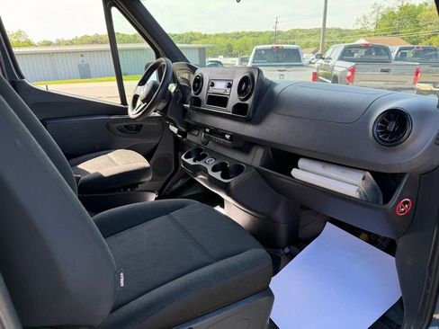 Used 2019 Mercedes-Benz Sprinter 144 image 39