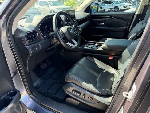 Used 2023 Honda Pilot Touring image 13