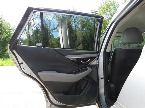 Used 2020 Subaru Outback Limited AWD/4WD image 19