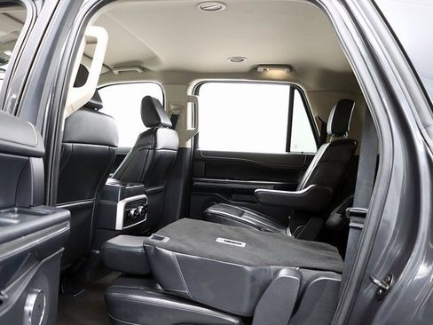 Used 2022 Ford Expedition Max XLT image 13