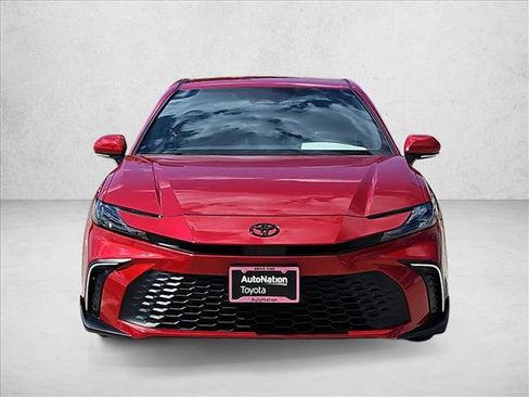 Used 2025 Toyota Camry SE image 2