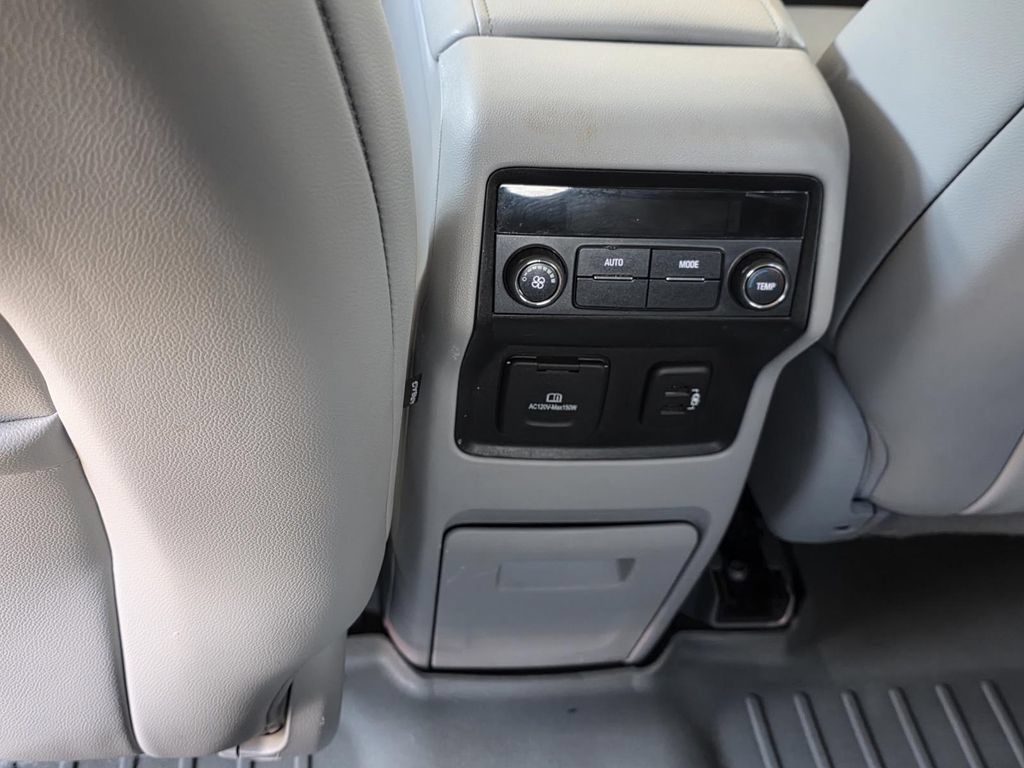 Used 2019 GMC Acadia SLT FWD image 10