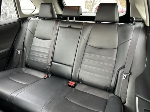 Used 2020 Toyota RAV4 Limited image 16