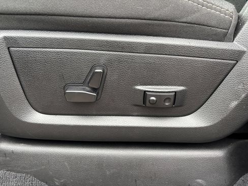 Used 2025 RAM 2500 Big Horn AWD/4WD image 23