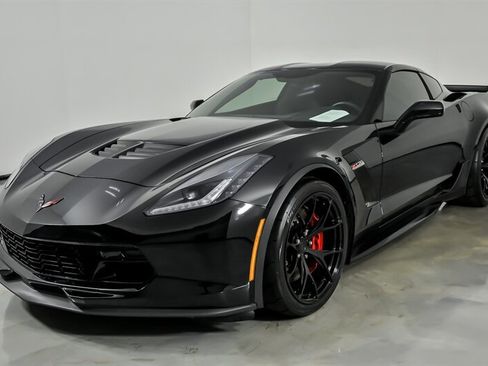 Used 2018 Chevrolet Corvette Z06 RWD image 6