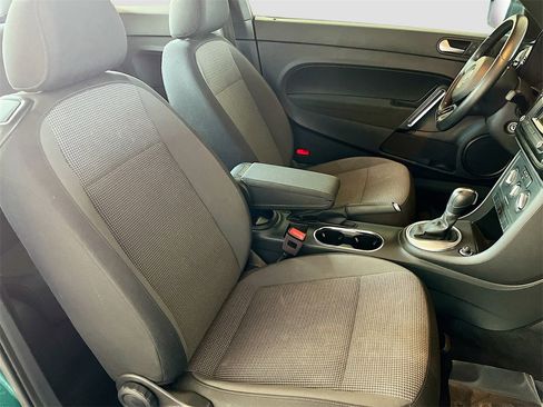 Used 2018 Volkswagen Beetle 2.0T S image 25