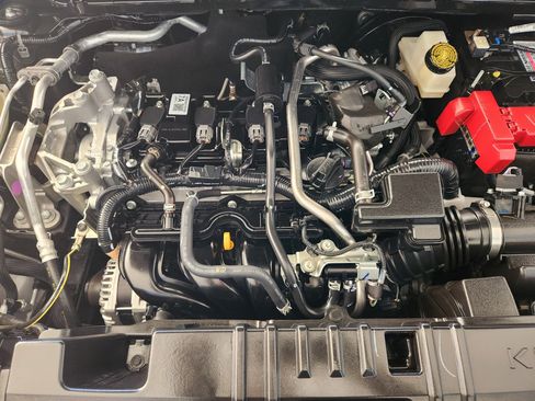 Used 2025 Nissan Kicks SV image 34