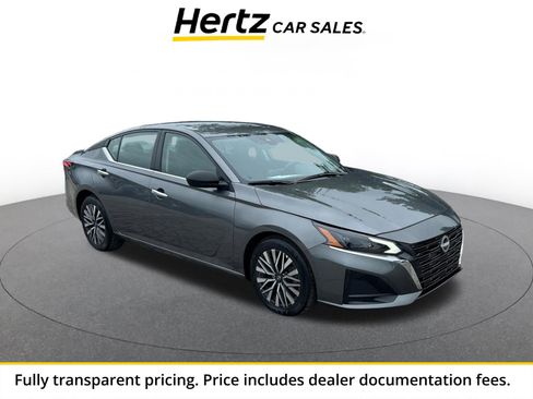 Used 2025 Nissan Altima 2.5 SV FWD image 1