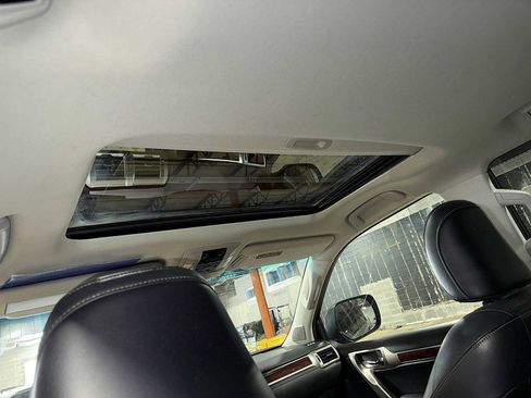 Used 2010 Lexus GX 460 image 26