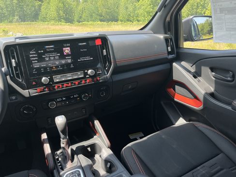 New 2026 Nissan Frontier PRO-4X w/ Tow Package AWD/4WD image 18