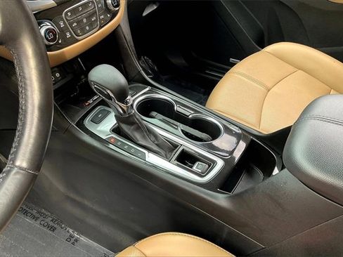 Used 2022 Chevrolet Equinox Premier image 15