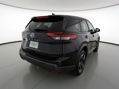Used 2025 Nissan Rogue SV image 9