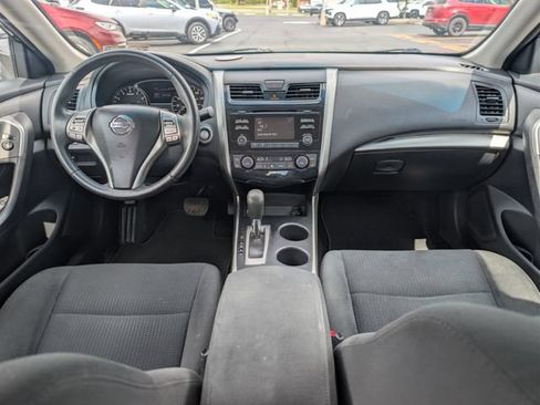 Used 2015 Nissan Altima 2.5 SV FWD image 11