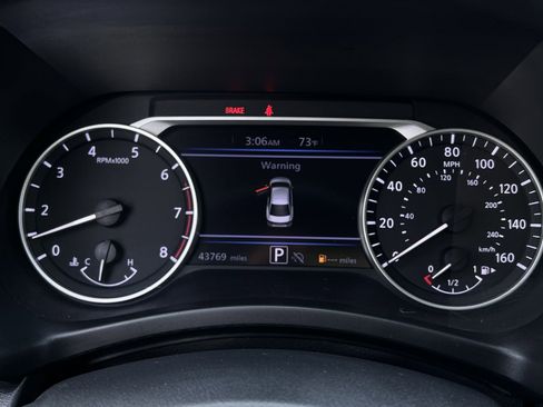 Used 2024 Nissan Sentra SV FWD image 25