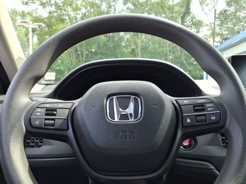 Certified 2025 Honda Accord SE image 27