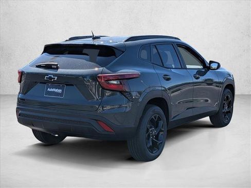 New 2026 Chevrolet Trax LT w/ Sunroof Package image 2