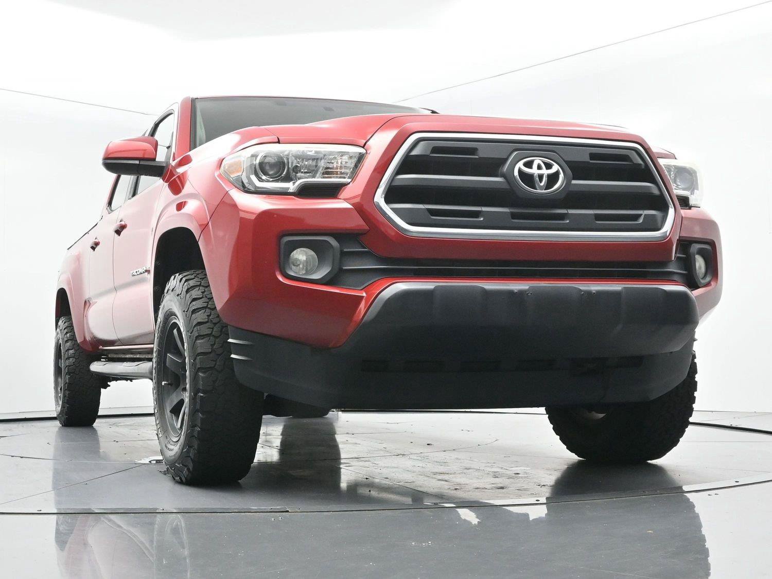 Used 2016 Toyota Tacoma SR5 w/ Towing Package RWD image 39