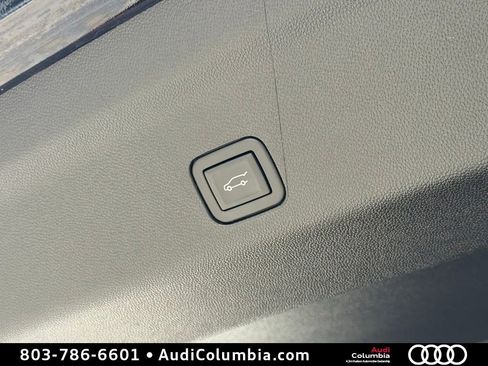 Used 2024 GMC Yukon SLT w/ SLT Premium Package AWD/4WD image 20