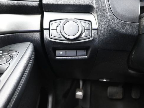 Used 2018 Ford Explorer XLT w/ Equipment Group 202A FWD image 15