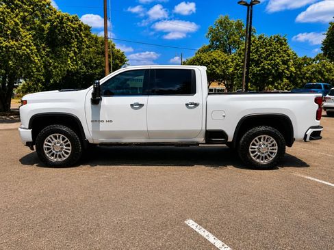 Used 2021 Chevrolet Silverado 2500 High Country w/ Z71 Off-Road Package AWD/4WD image 8
