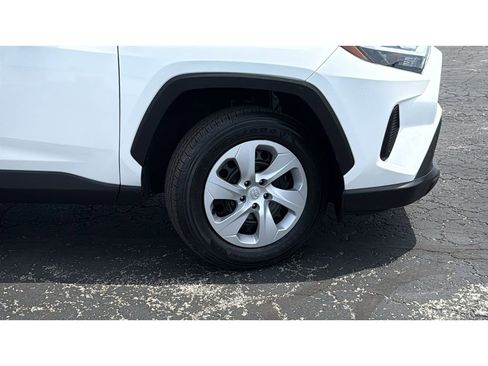 Used 2025 Toyota RAV4 LE AWD/4WD image 11