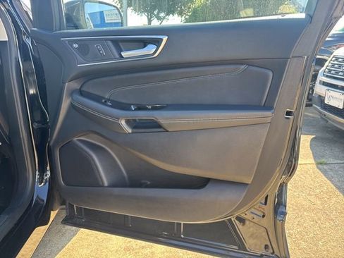 Used 2019 Ford Edge Titanium w/ Equipment Group 301A image 16