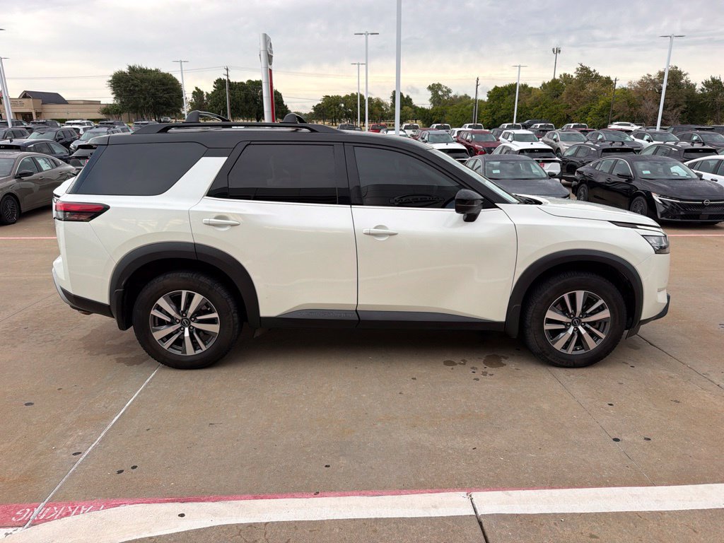 Used 2023 Nissan Pathfinder SL w/ Lighting Package (N92) AWD/4WD image 6