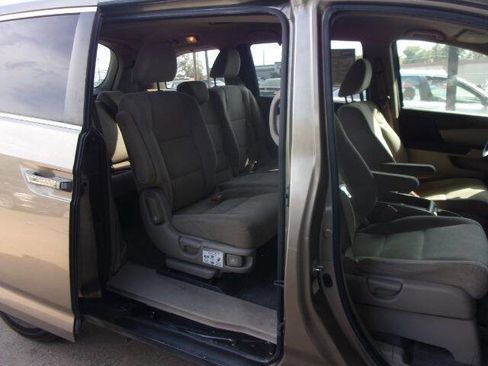 Used 2011 Honda Odyssey EX image 32