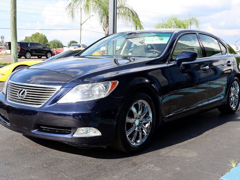 Used 2007 Lexus LS 460 image 2