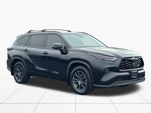 Used 2021 Toyota Highlander XLE FWD image 8