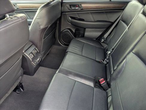 Used 2018 Subaru Outback 3.6R Limited image 19