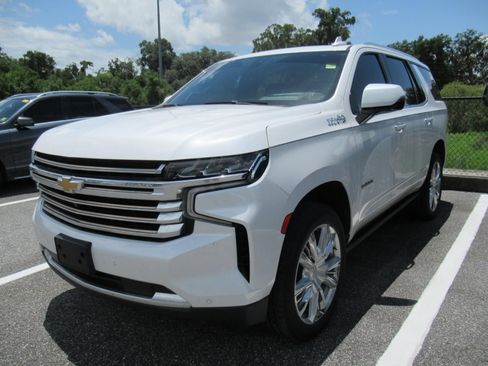 Used 2021 Chevrolet Tahoe High Country w/ Premium Package AWD/4WD image 2