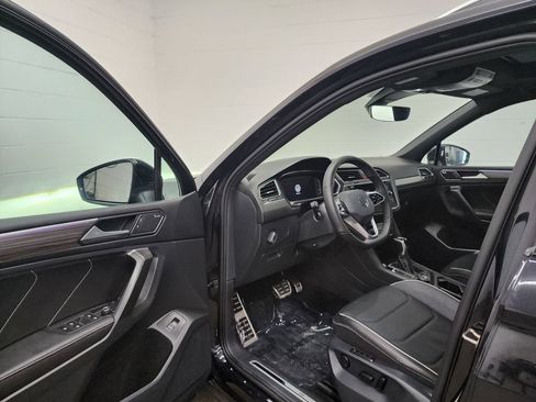 Used 2022 Volkswagen Tiguan SEL R-Line AWD/4WD image 12