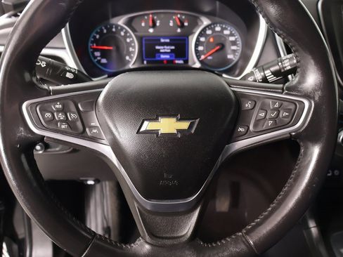 Used 2022 Chevrolet Equinox LT image 3