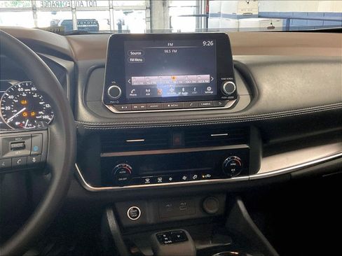Used 2023 Nissan Rogue SV AWD/4WD image 18