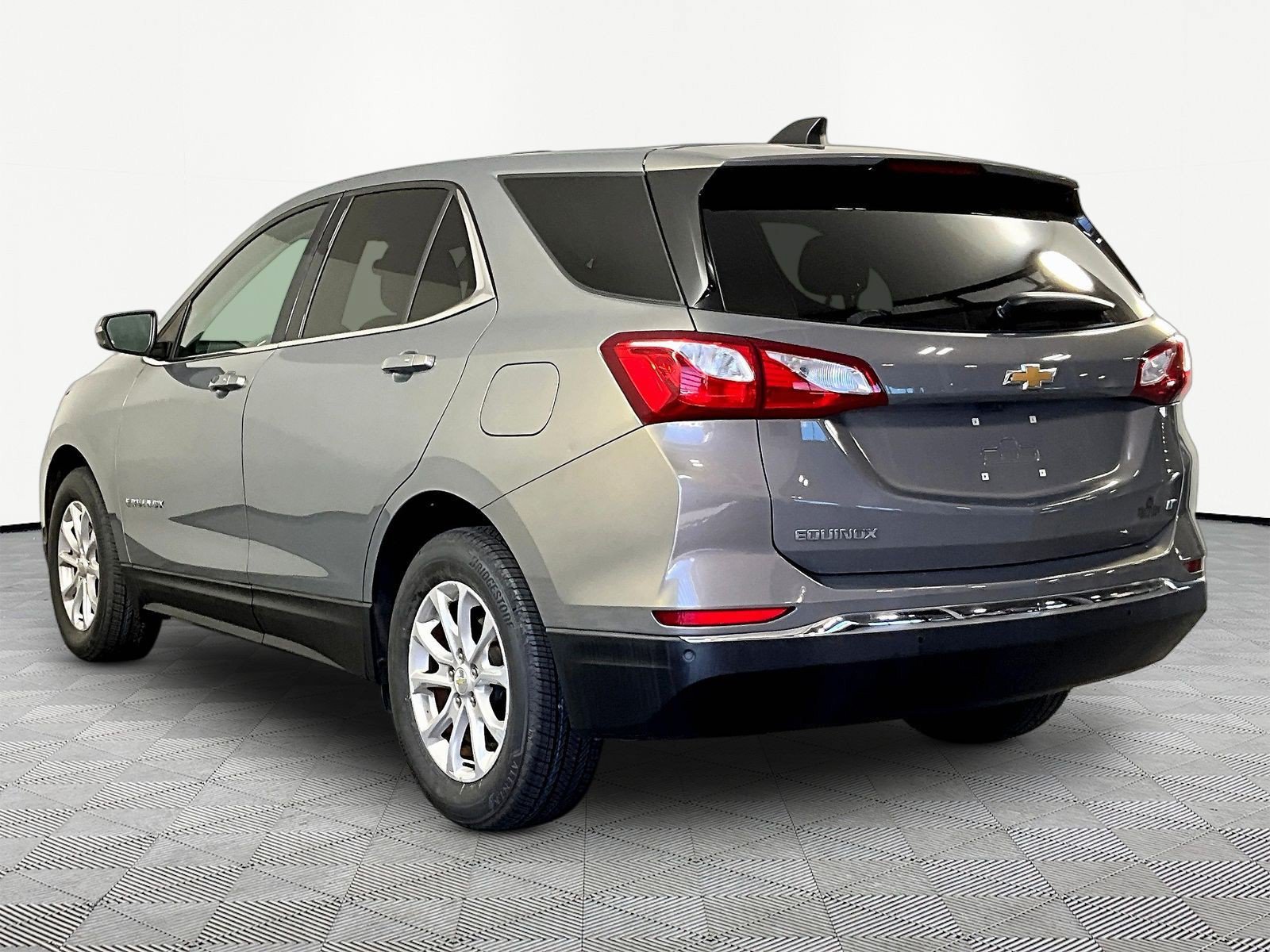 Used 2018 Chevrolet Equinox LT FWD image 4