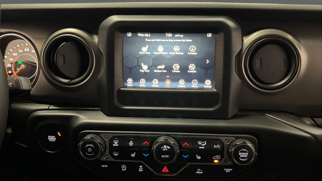 Used 2023 Jeep Gladiator Sport AWD/4WD image 13