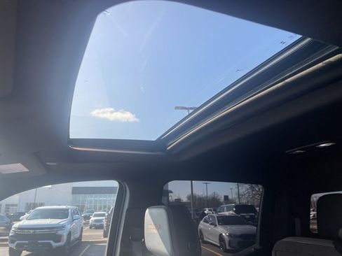 Used 2024 Chevrolet Silverado 1500 High Country w/ Midnight Edition image 9