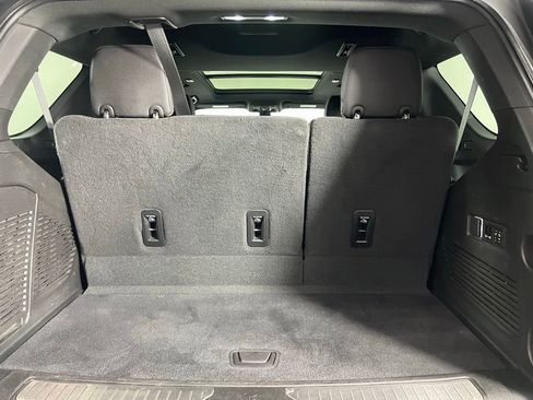 Used 2022 GMC Yukon AT4 w/ Technology Package image 30