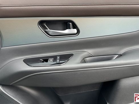 Used 2025 Nissan Murano Platinum image 22