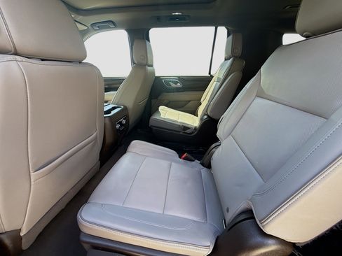 Used 2022 GMC Yukon XL SLT w/ SLT Premium Package AWD/4WD image 21