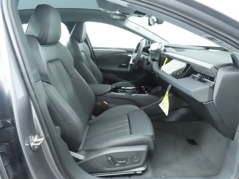 Used 2025 Audi A6 e-tron Prestige w/ Black Warm Weather Package image 22