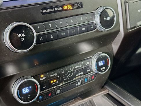 Used 2020 Ford Expedition Max Limited image 16