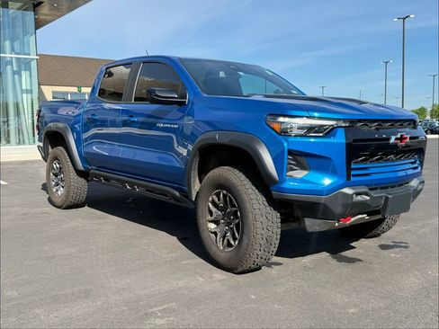 Used 2023 Chevrolet Colorado ZR2 w/ ZR2 Convenience Package III AWD/4WD image 3
