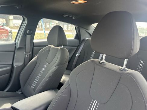 Certified 2025 Hyundai Elantra Sport image 25