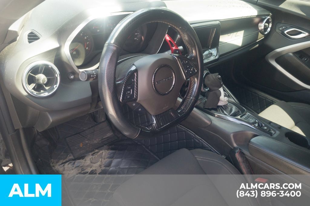 Used 2021 Chevrolet Camaro LT RWD image 5