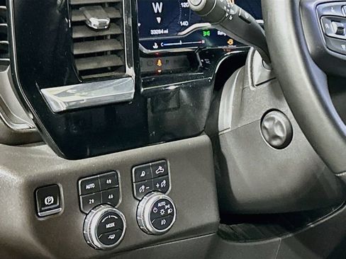 Used 2025 GMC Sierra 1500 SLT AWD/4WD image 8